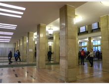 Bucuresti,_Romania._SALA_PALATULUI._Aprilie_2018._(B-II-m-B-18423)_(Holul_de_la_intrare).jpg