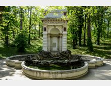 Parc Carol summer.jpg