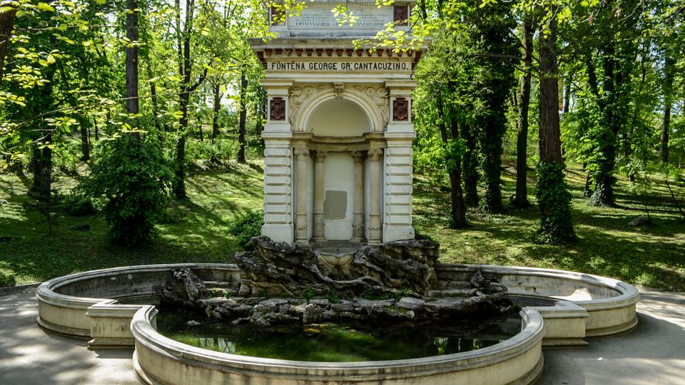 Parc Carol summer.jpg