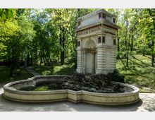 Parc Carol summer.jpg