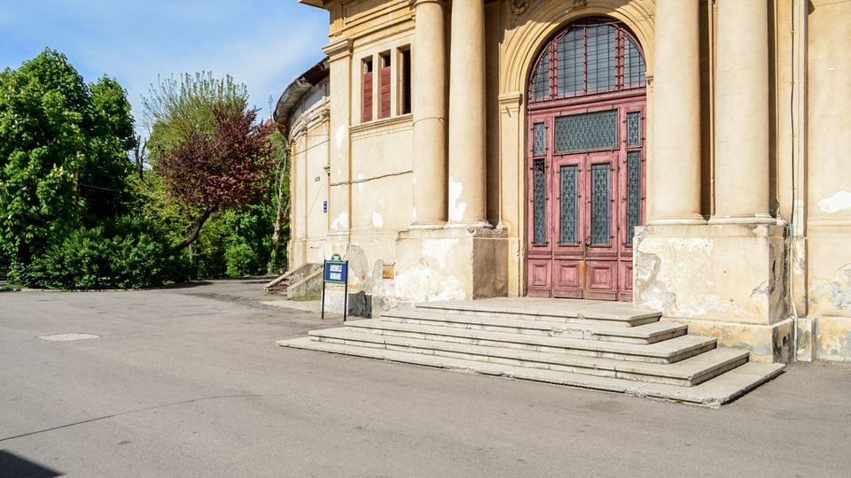 Parc Carol summer.jpg