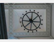 candelabru vazut de jos.jpg