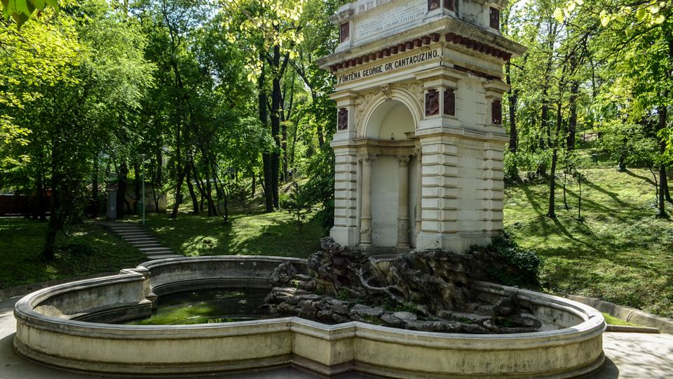 Parc Carol summer.jpg