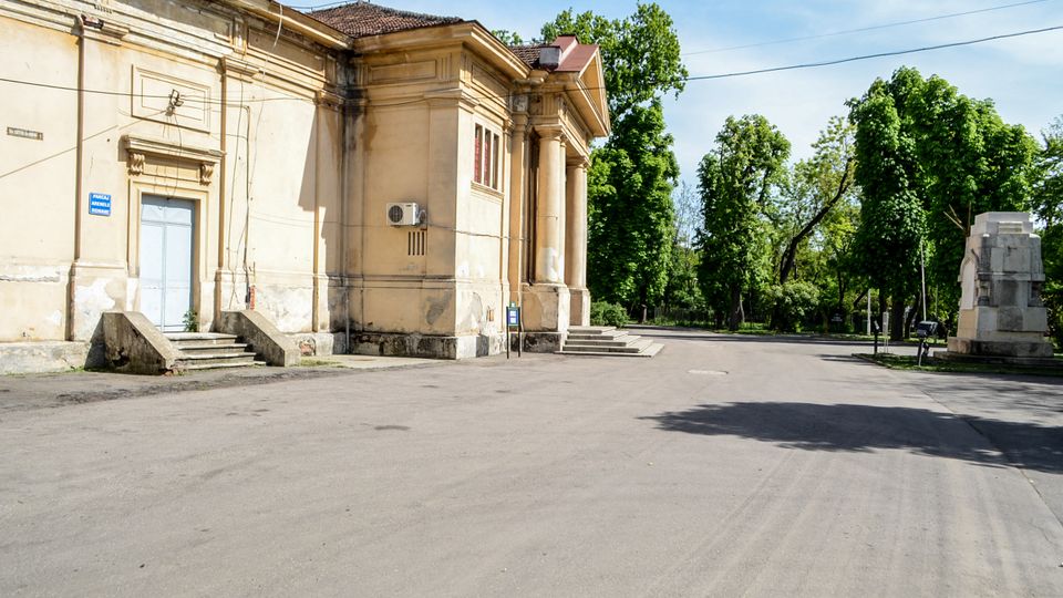 Parc Carol summer.jpg